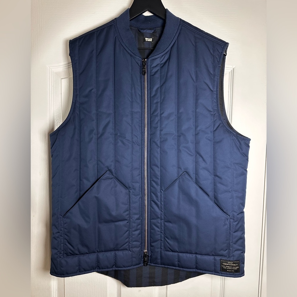 Levi’s skate quilted Navy vest